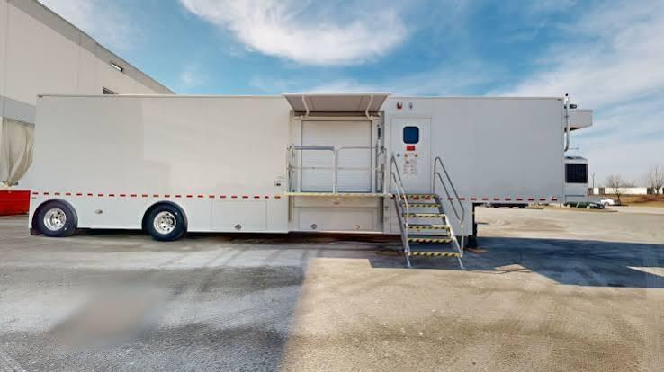 Generic mobile MRI trailer exterior side view