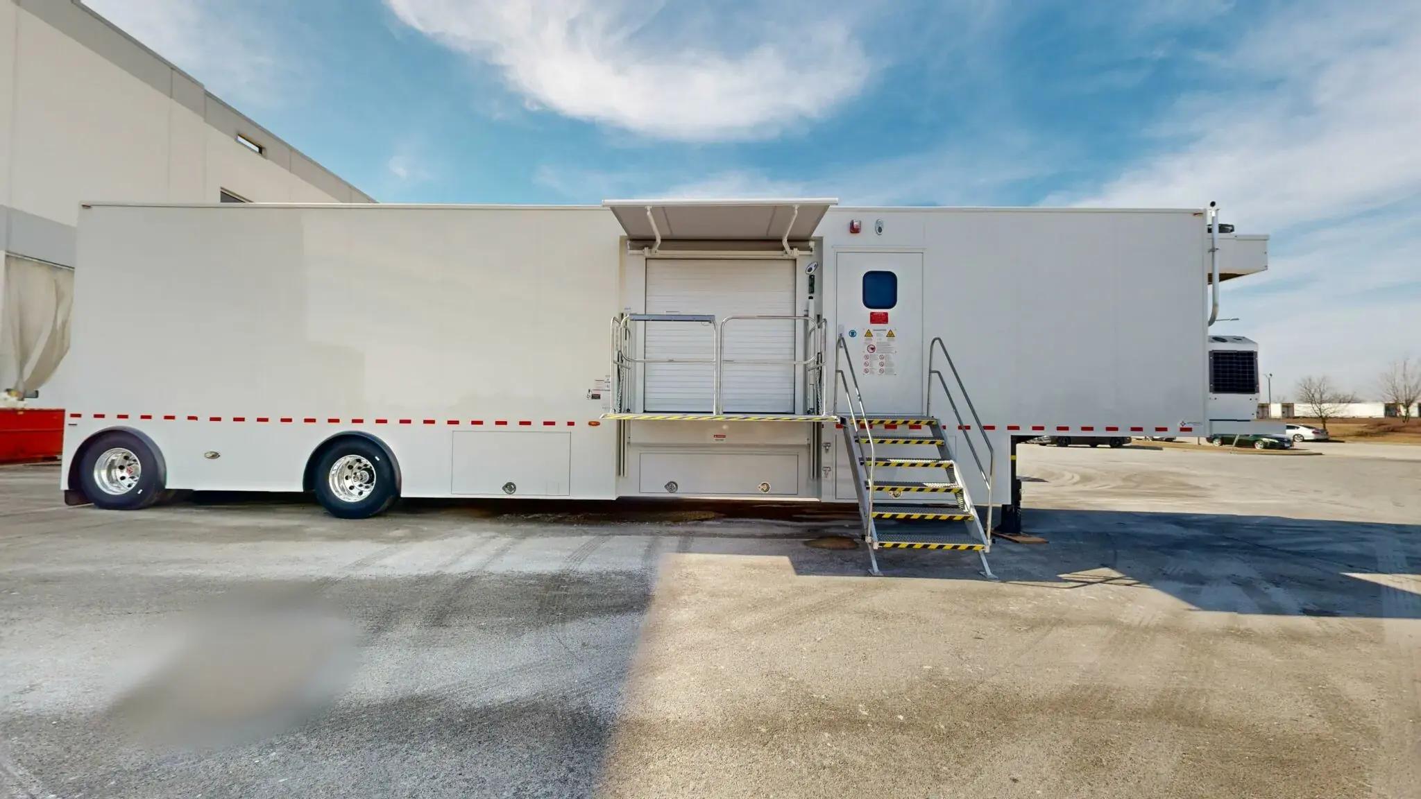 Siemens Mobile MRI Trailer Rental & Service: Siemens MAGNETOM Viato mobile MRI trailer view 1